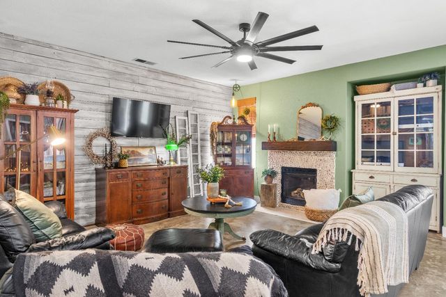 1418 Hunter Creek Dr, Patterson, CA 95363