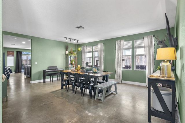 1418 Hunter Creek Dr, Patterson, CA 95363