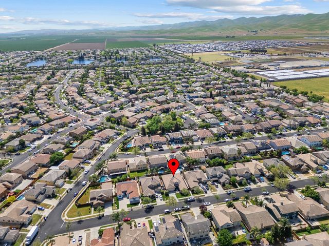 1418 Hunter Creek Dr, Patterson, CA 95363