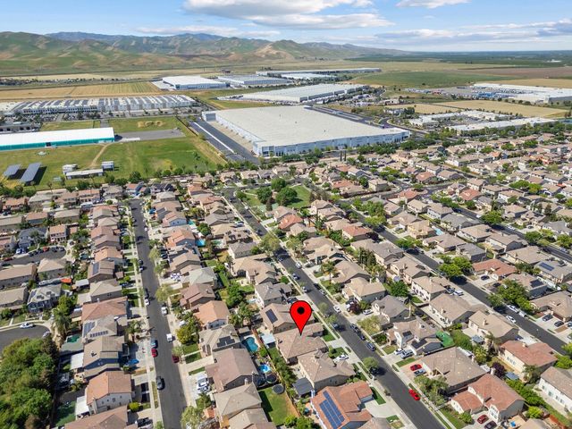 1418 Hunter Creek Dr, Patterson, CA 95363