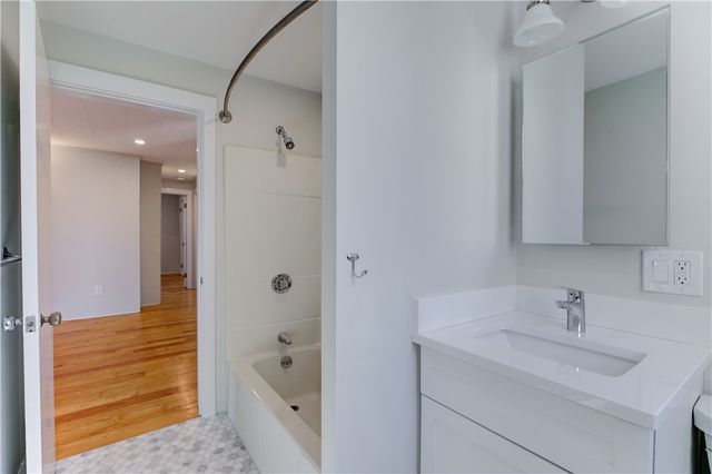 38 Morningside Lane 2, Portsmouth, RI 02871