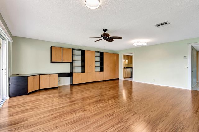 18419 SE Wood Haven Lane B, Tequesta, FL 33469