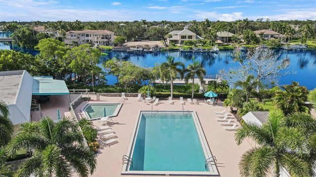 18419 SE Wood Haven Lane B, Tequesta, FL 33469