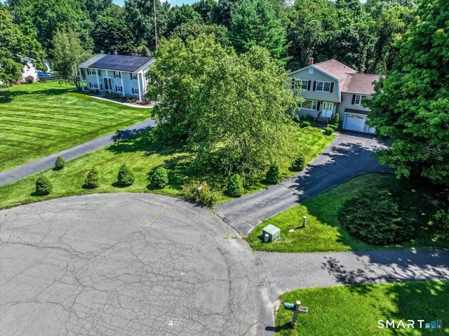 16 Greta Drive, Danbury, CT 06810
