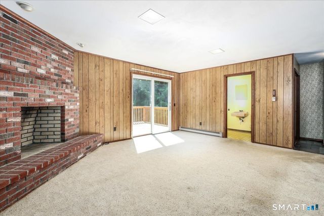 16 Greta Drive, Danbury, CT 06810
