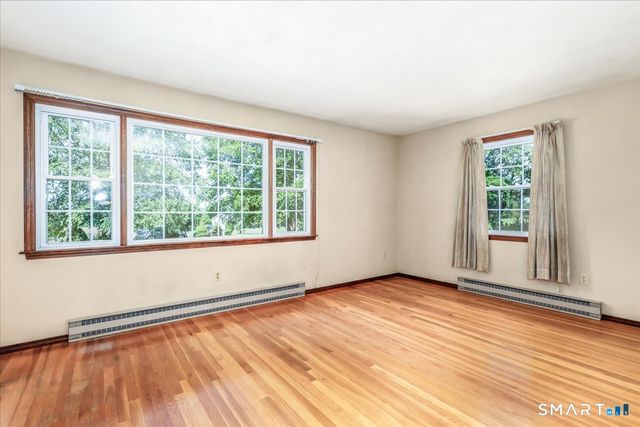 16 Greta Drive, Danbury, CT 06810