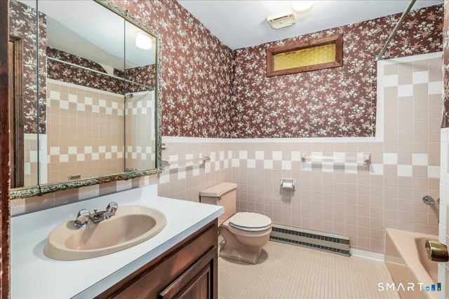 16 Greta Drive, Danbury, CT 06810