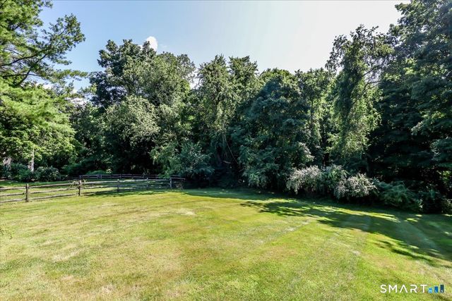 16 Greta Drive, Danbury, CT 06810