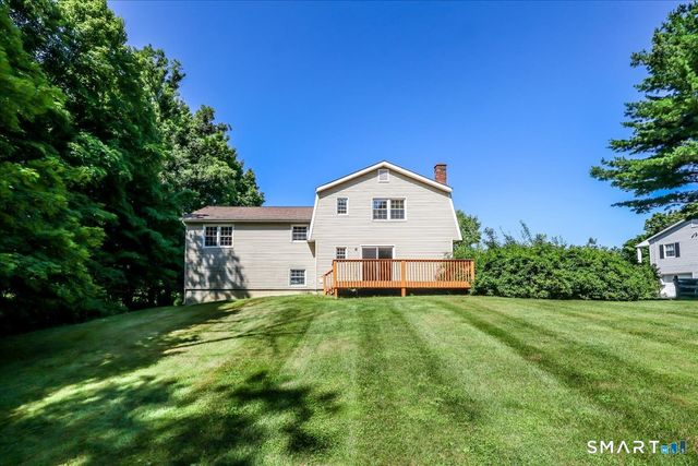 16 Greta Drive, Danbury, CT 06810
