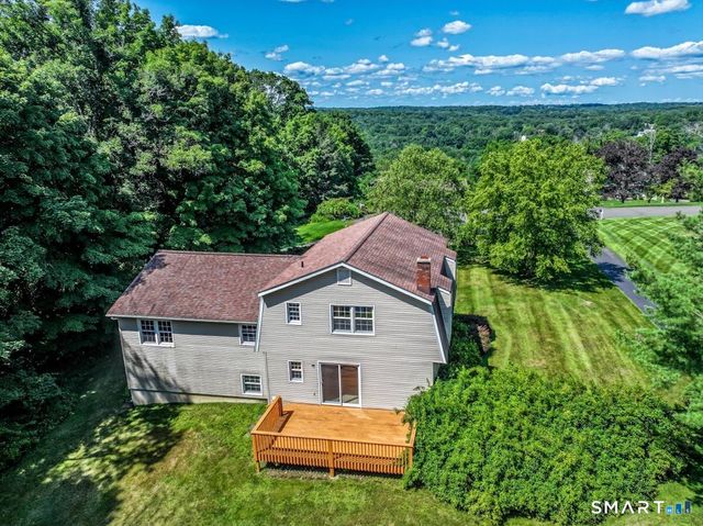 16 Greta Drive, Danbury, CT 06810