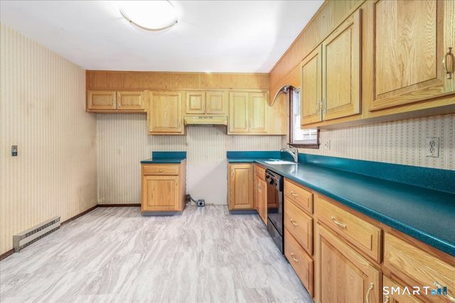 16 Greta Drive, Danbury, CT 06810