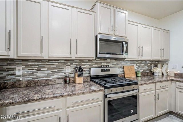 18211 W EVA Street, Waddell, AZ 85355