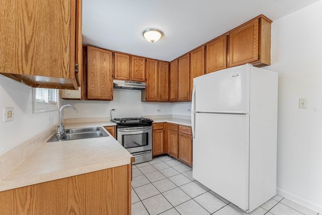 1348 HARTFORD Street, Glendale Heights, IL 60139