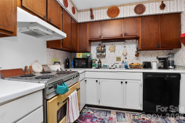 1906 Meadowlark Lane 15, Charlotte, NC 28210
