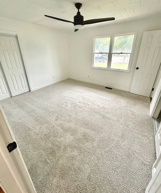 Image 19 of property listing at 142 Fielder Drive, Salem, IL 62881