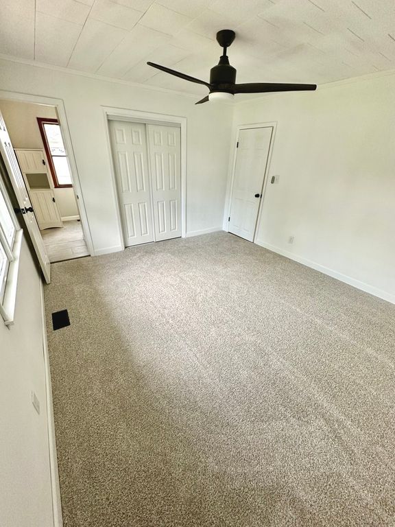 Image 20 of property listing at 142 Fielder Drive, Salem, IL 62881