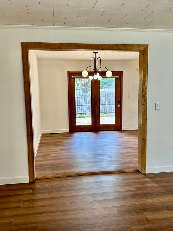 Image 10 of property listing at 142 Fielder Drive, Salem, IL 62881