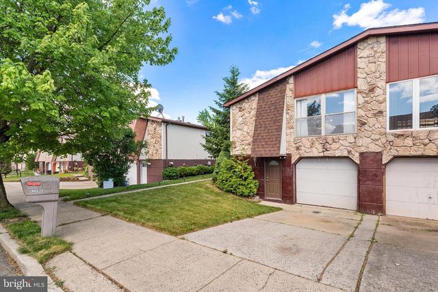 10232 RUBIN LN, Philadelphia, PA 19116