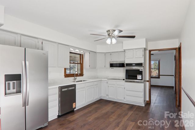 148 Lower Christ School Road, Fletcher, NC 28732