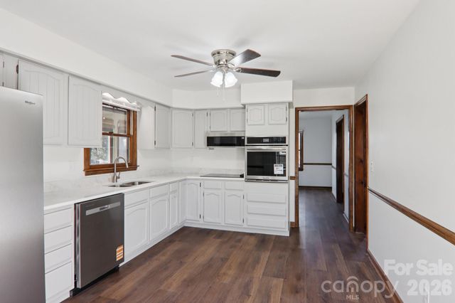 148 Lower Christ School Road, Fletcher, NC 28732