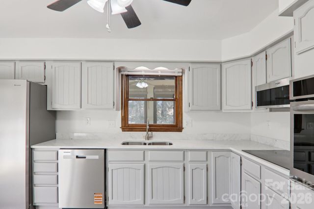 148 Lower Christ School Road, Fletcher, NC 28732