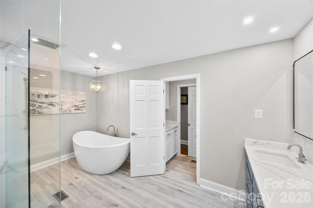 1419 Stoneyridge Drive, Charlotte, NC 28214