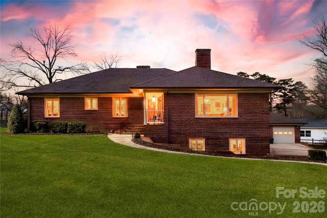 1419 Stoneyridge Drive, Charlotte, NC 28214