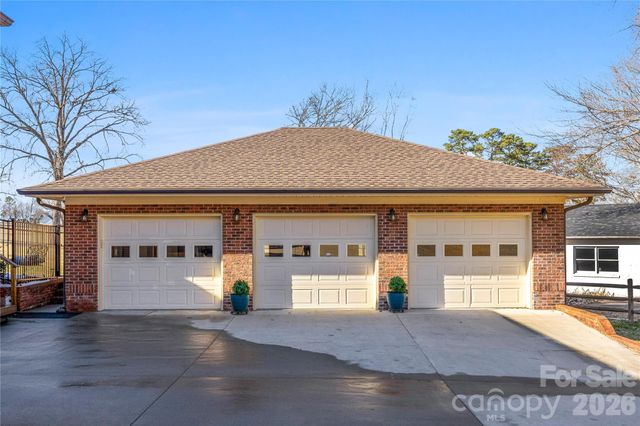 1419 Stoneyridge Drive, Charlotte, NC 28214