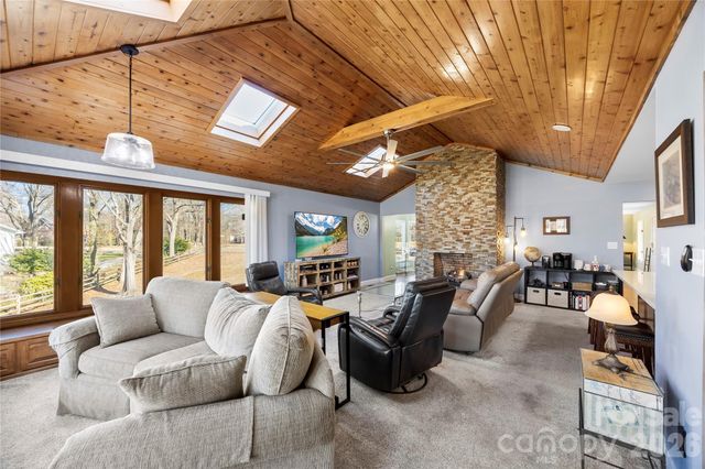 1419 Stoneyridge Drive, Charlotte, NC 28214