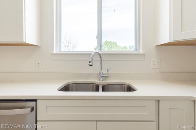 2001 Crested Butte Drive, White Lake Charter Township, MI 48383