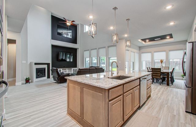 10015 Crescent Wood Drive, Missouri City, TX 77459