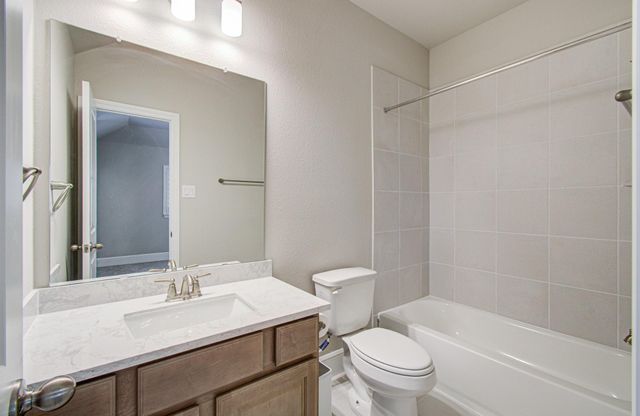 10015 Crescent Wood Drive, Missouri City, TX 77459