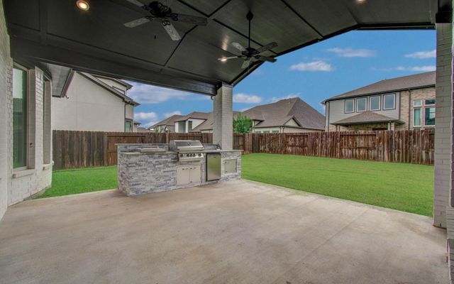 10015 Crescent Wood Drive, Missouri City, TX 77459