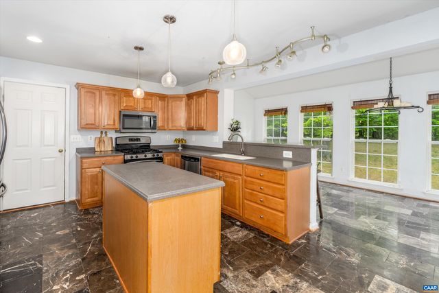419 CARTER LN, Louisa, VA 23093