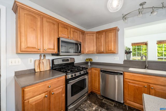 419 CARTER LN, Louisa, VA 23093
