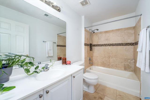 419 CARTER LN, Louisa, VA 23093