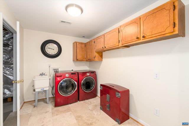 419 CARTER LN, Louisa, VA 23093