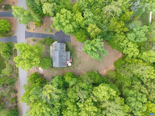419 CARTER LN, Louisa, VA 23093