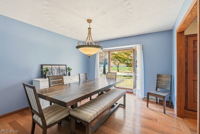 951 S Azalea Boulevard, Barberton, OH 44203