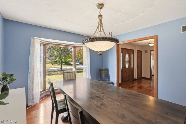 951 S Azalea Boulevard, Barberton, OH 44203