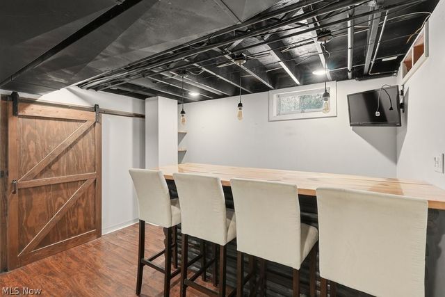 951 S Azalea Boulevard, Barberton, OH 44203