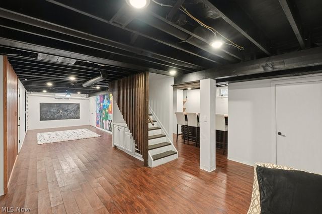 951 S Azalea Boulevard, Barberton, OH 44203