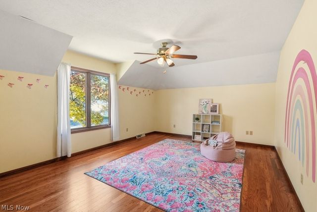 951 S Azalea Boulevard, Barberton, OH 44203