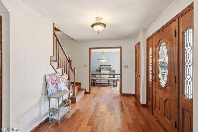 951 S Azalea Boulevard, Barberton, OH 44203