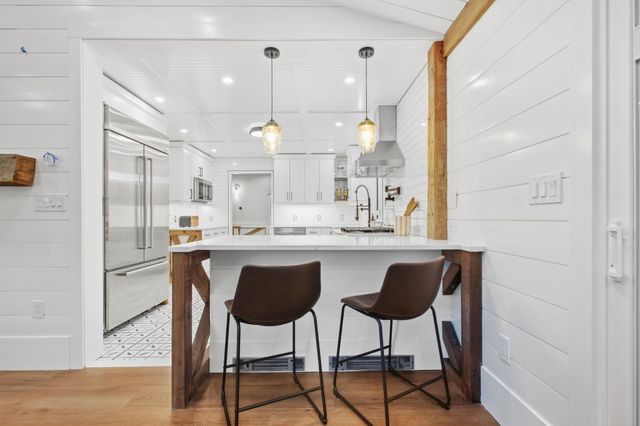 203 Winn St, Burlington, MA 01803