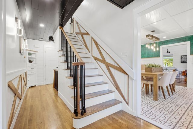 203 Winn St, Burlington, MA 01803