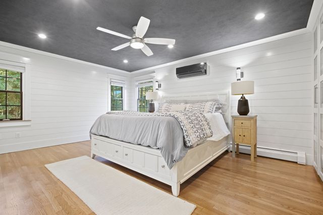 203 Winn St, Burlington, MA 01803