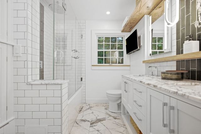 203 Winn St, Burlington, MA 01803