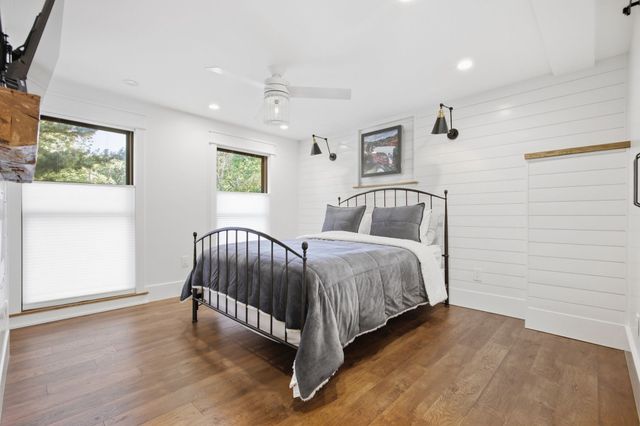 203 Winn St, Burlington, MA 01803