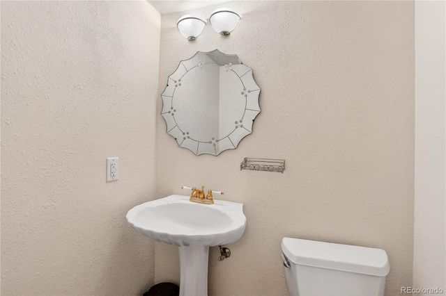 11185 E Linvale Drive, Aurora, CO 80014